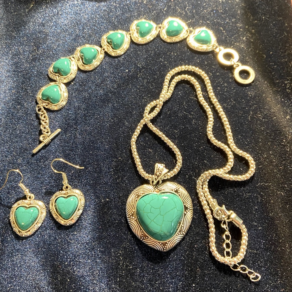 Teal and silver colored set